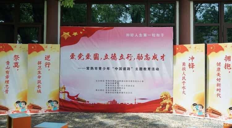 迷失在街头的男孩